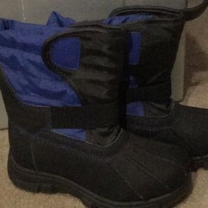 Children’s Place snow boots Size 1